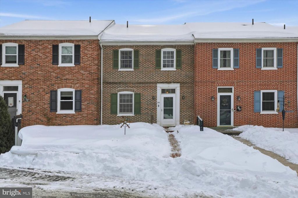 200 HUGHES AVE, Sellersville, PA 18960