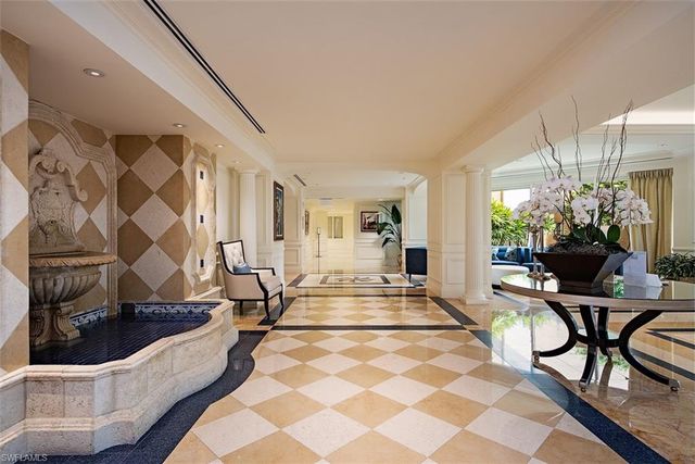 7117 Pelican Bay Blvd 507, Naples, FL 34108