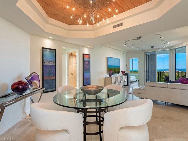 7117 Pelican Bay Blvd 507, Naples, FL 34108