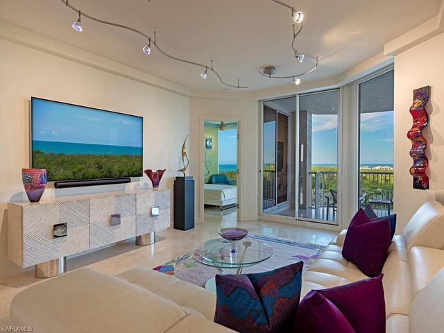 7117 Pelican Bay Blvd 507, Naples, FL 34108