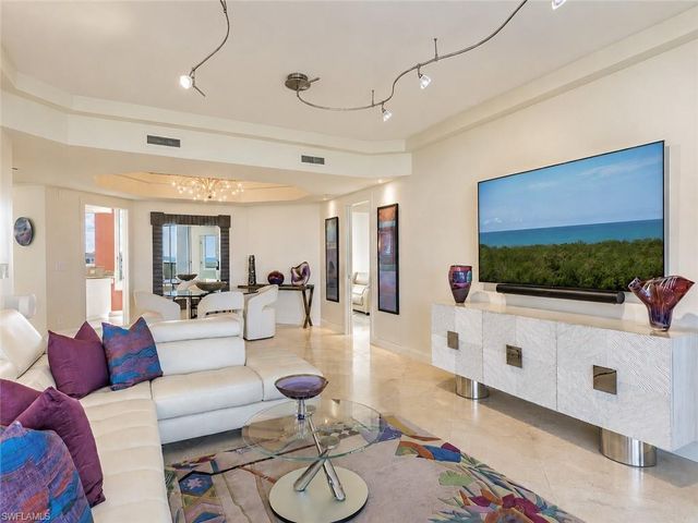 7117 Pelican Bay Blvd 507, Naples, FL 34108