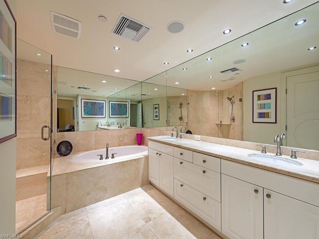 7117 Pelican Bay Blvd 507, Naples, FL 34108