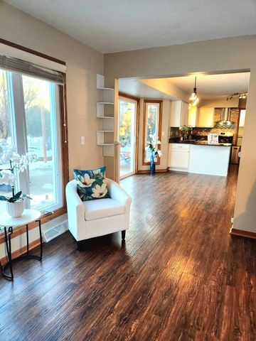 641 Small Farm ROAD, Mukwonago, WI 53149