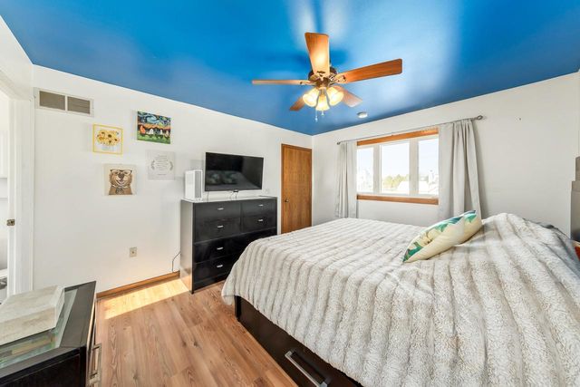 641 Small Farm ROAD, Mukwonago, WI 53149