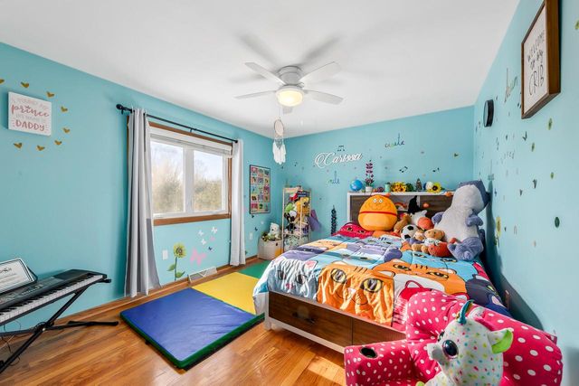 641 Small Farm ROAD, Mukwonago, WI 53149