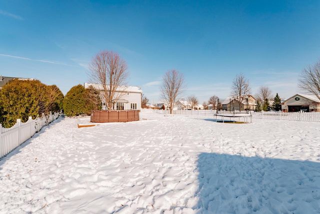 641 Small Farm ROAD, Mukwonago, WI 53149