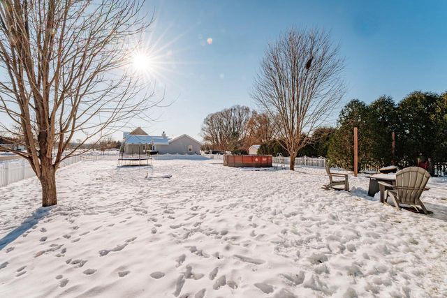 641 Small Farm ROAD, Mukwonago, WI 53149