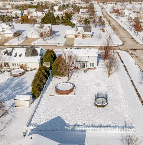 641 Small Farm ROAD, Mukwonago, WI 53149