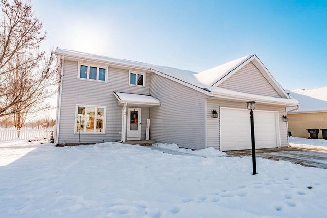 641 Small Farm ROAD, Mukwonago, WI 53149