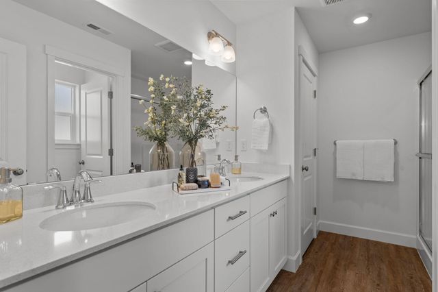 435 NW Monte Vista Avenue 121, Madras, OR 97741