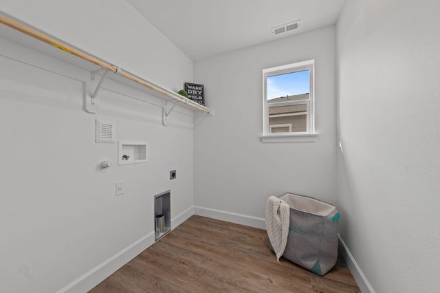 435 NW Monte Vista Avenue 121, Madras, OR 97741