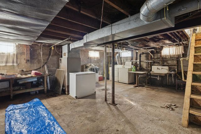 2350 Brooklyn Road, Jackson, MI 49203