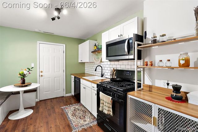 1831 Moorhouse Street, Ferndale, MI 48220