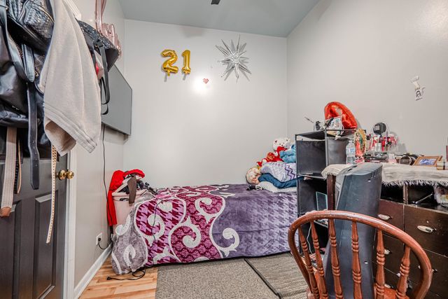 4910 W Walton Street, Chicago, IL 60651