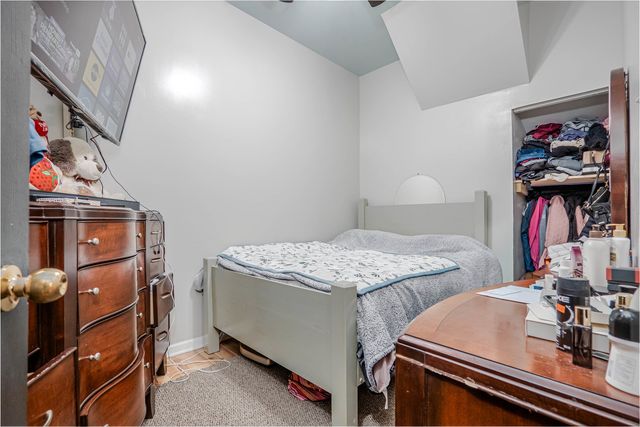 4910 W Walton Street, Chicago, IL 60651