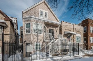 4910 W Walton Street, Chicago, IL 60651
