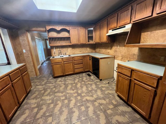 103 N Maple Lane, Ash Grove, MO 65604