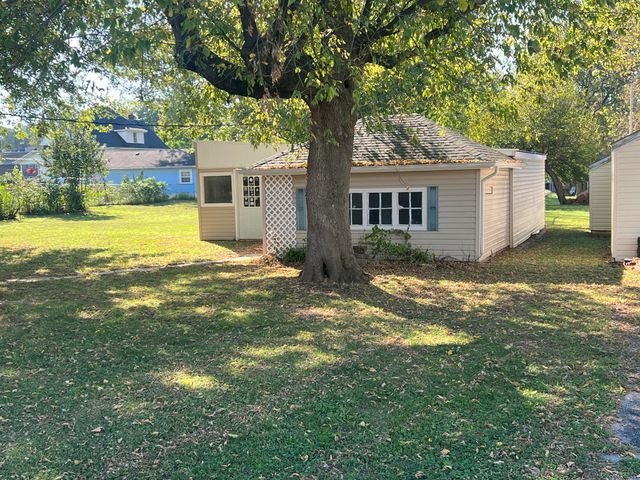 103 N Maple Lane, Ash Grove, MO 65604