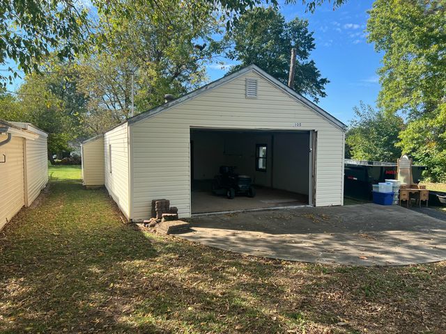 103 N Maple Lane, Ash Grove, MO 65604