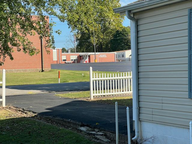 103 N Maple Lane, Ash Grove, MO 65604