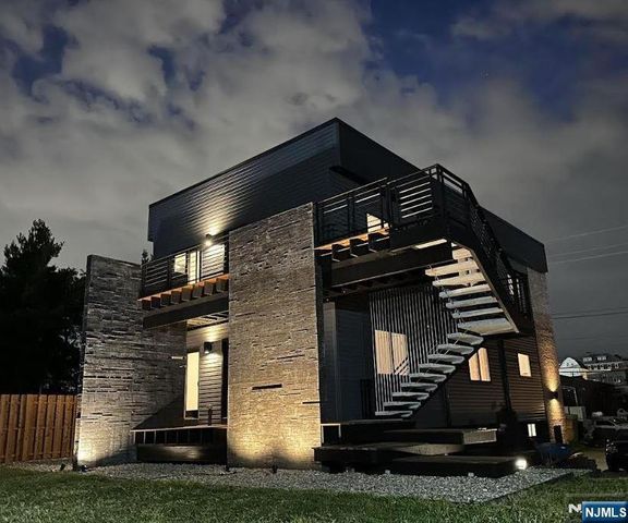 246-248 Cortlandt 2, Belleville, NJ 07109