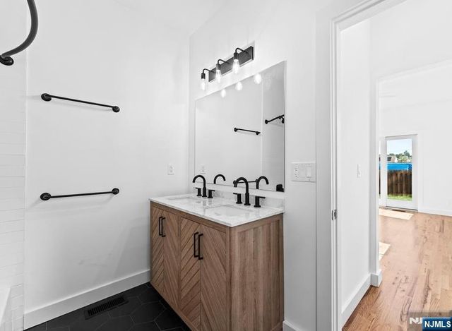 246-248 Cortlandt 2, Belleville, NJ 07109