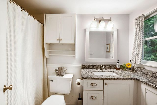 72 Benjamin Nyes, Falmouth, MA 02540
