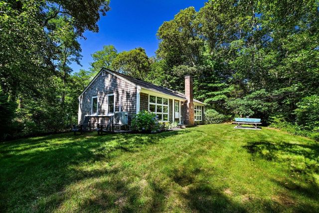 72 Benjamin Nyes, Falmouth, MA 02540