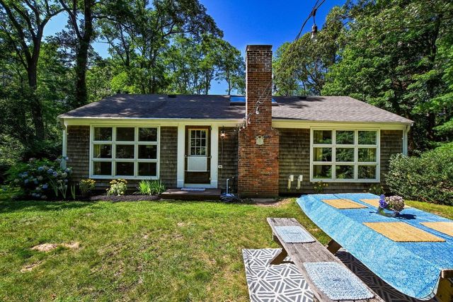 72 Benjamin Nyes, Falmouth, MA 02540