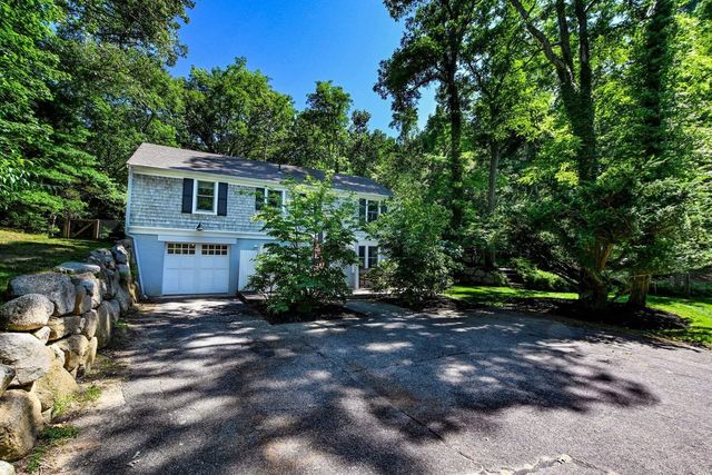 72 Benjamin Nyes, Falmouth, MA 02540