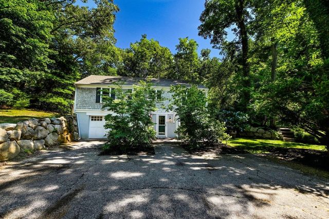 72 Benjamin Nyes, Falmouth, MA 02540