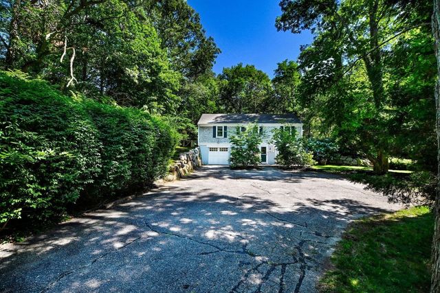 72 Benjamin Nyes, Falmouth, MA 02540