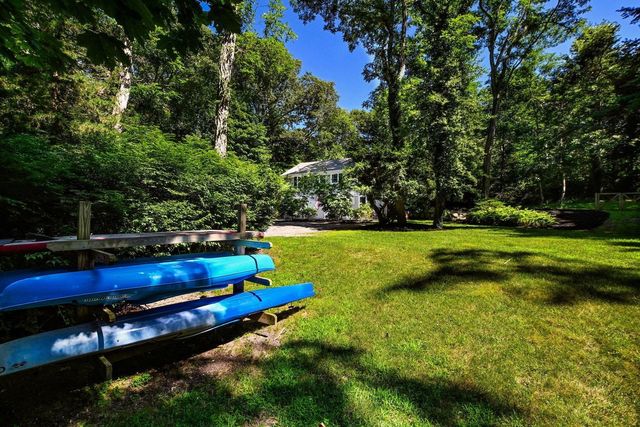 72 Benjamin Nyes, Falmouth, MA 02540