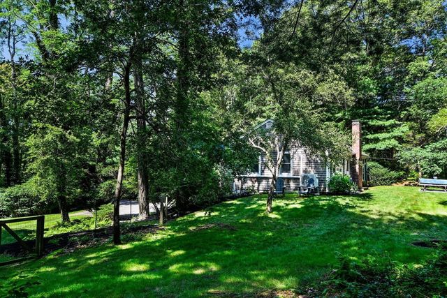 72 Benjamin Nyes, Falmouth, MA 02540