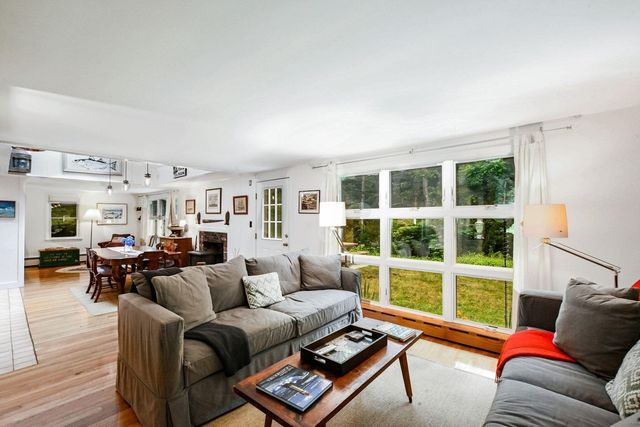 72 Benjamin Nyes, Falmouth, MA 02540