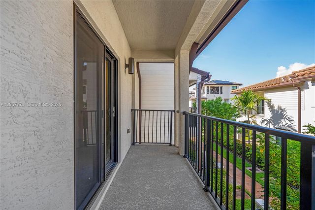 4733 NW 83rd Pkwy, Doral, FL 33166