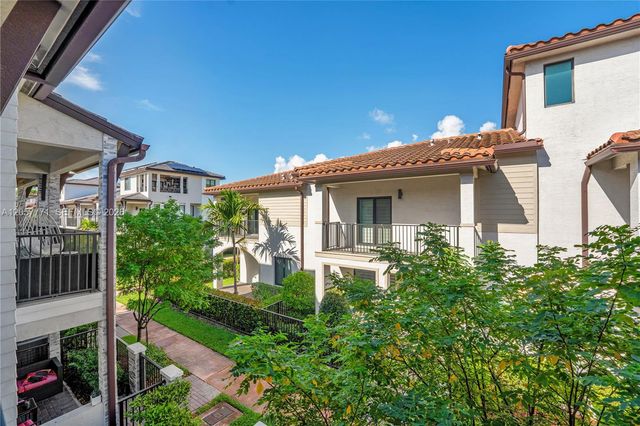 4733 NW 83rd Pkwy, Doral, FL 33166