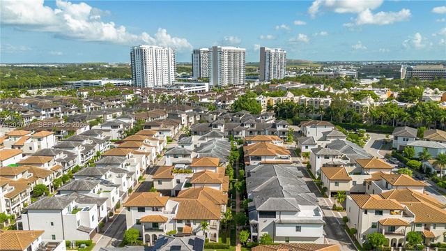 4733 NW 83rd Pkwy, Doral, FL 33166