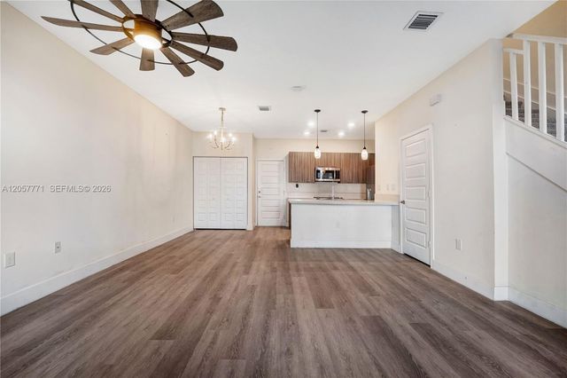 4733 NW 83rd Pkwy, Doral, FL 33166