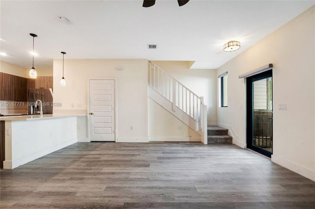 4733 NW 83rd Pkwy, Doral, FL 33166