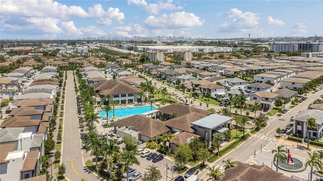 4733 NW 83rd Pkwy, Doral, FL 33166