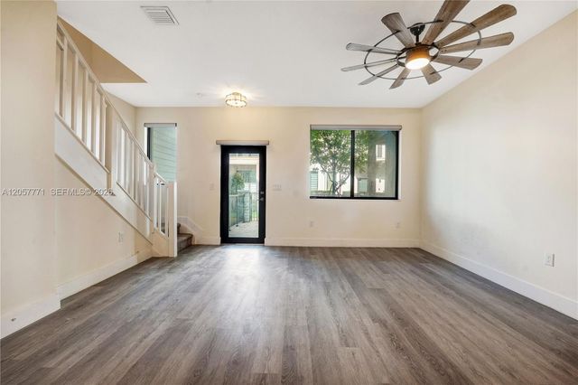 4733 NW 83rd Pkwy, Doral, FL 33166