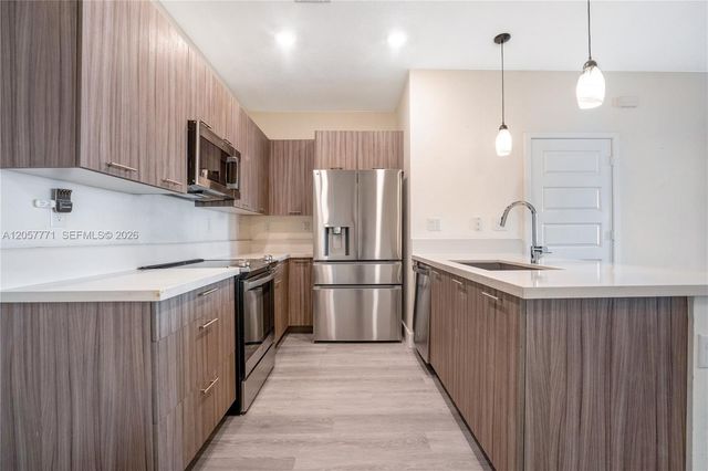 4733 NW 83rd Pkwy, Doral, FL 33166