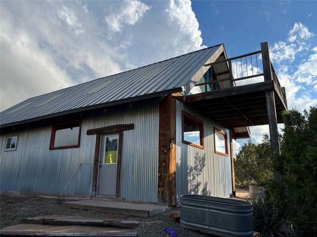 23 Camino Cerro Chato, Cerrillos, NM 87010
