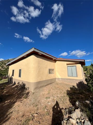 23 Camino Cerro Chato, Cerrillos, NM 87010