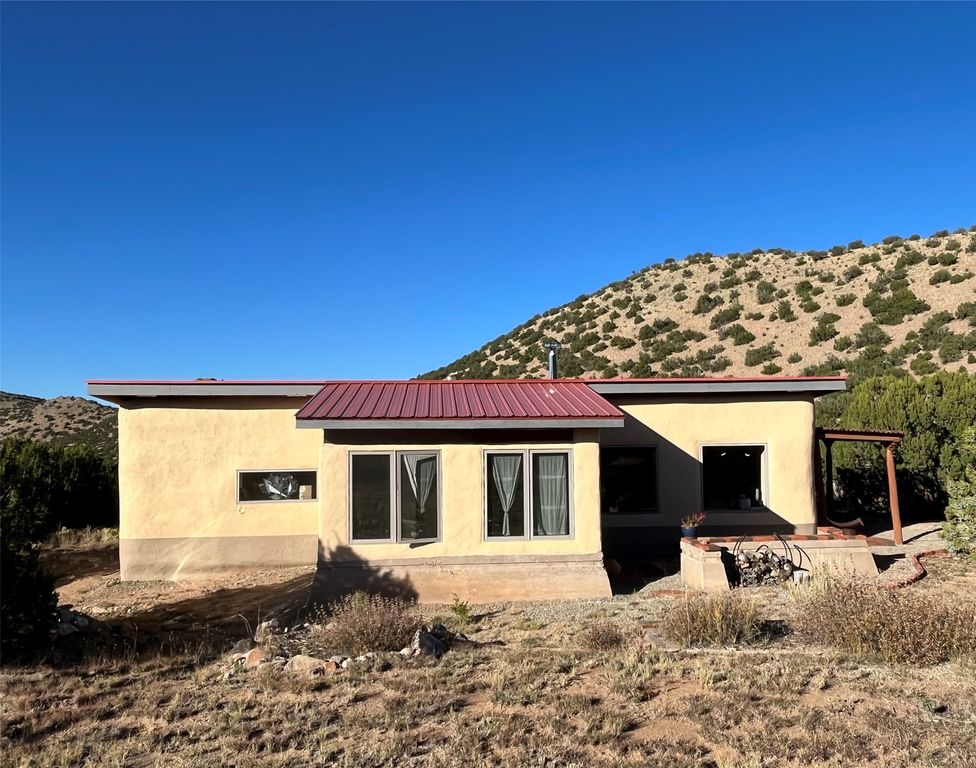 23 Camino Cerro Chato, Cerrillos, NM 87010