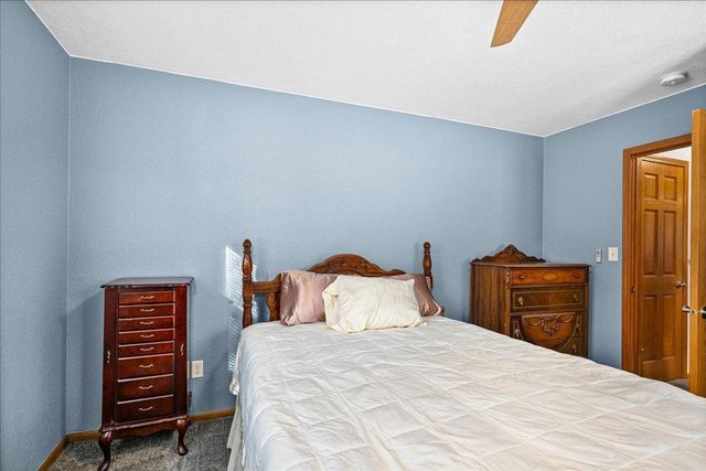 4016 W Arrowhead Road, Duluth, MN 55811