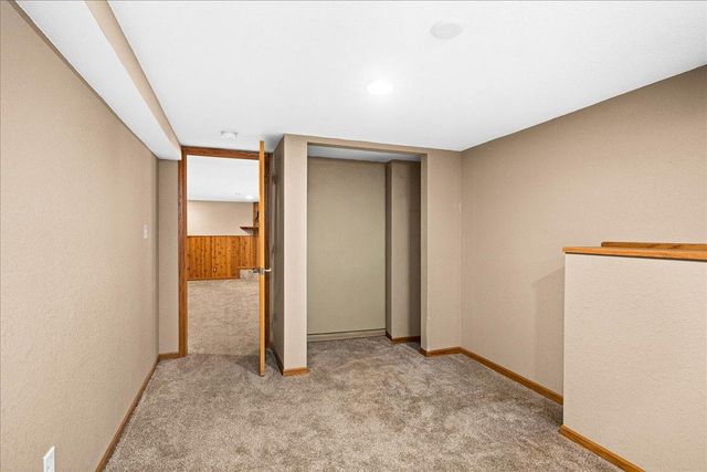 4016 W Arrowhead Road, Duluth, MN 55811