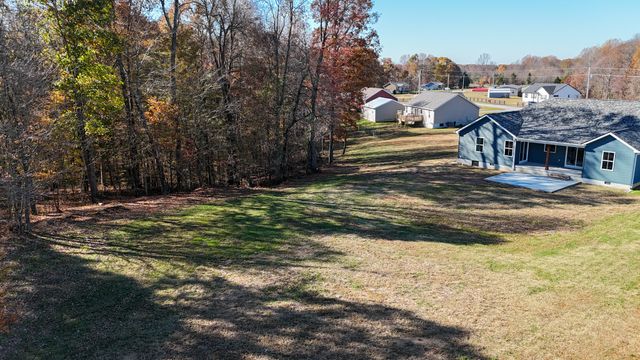 8205 Hoskins Hollow Rd, Westmoreland, TN 37186