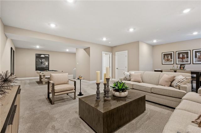 128 Hollow Oak Drive, Coraopolis, PA 15108